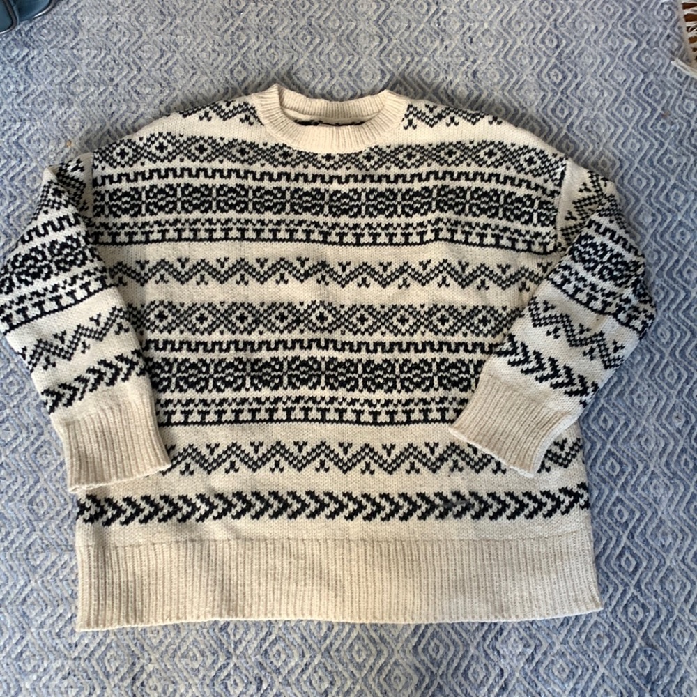 Velvet by Graham and Spencer Chunky Sweater Black and Cream